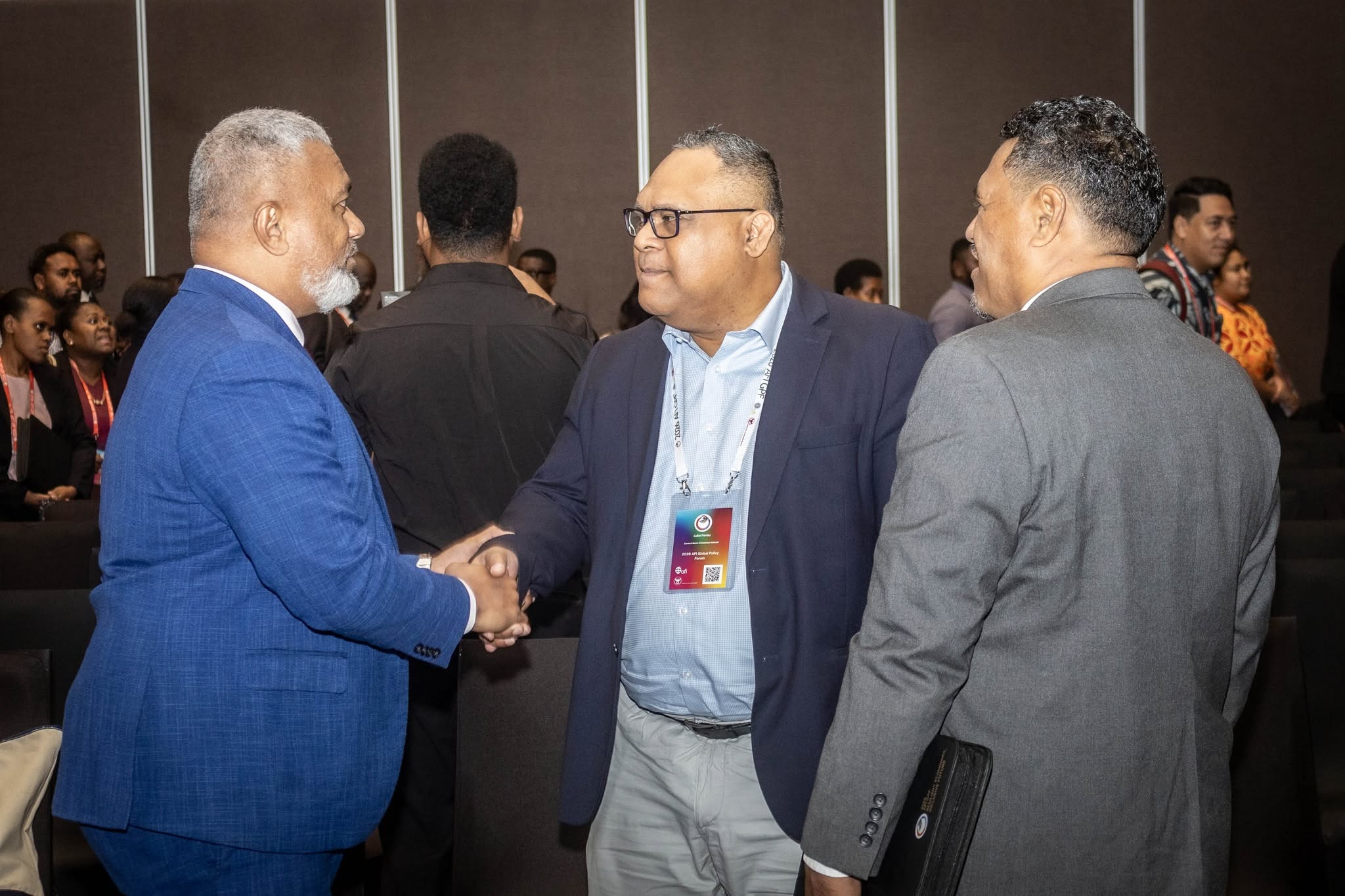 CBSI Governor Dr. Luke Foarau (Center)